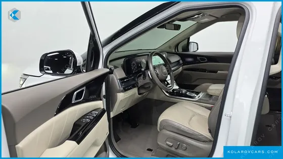 KIA CARNIVAL GASOLINE 7-SEATER HI-LIMOUSINE