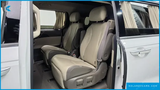 KIA CARNIVAL GASOLINE 7-SEATER HI-LIMOUSINE