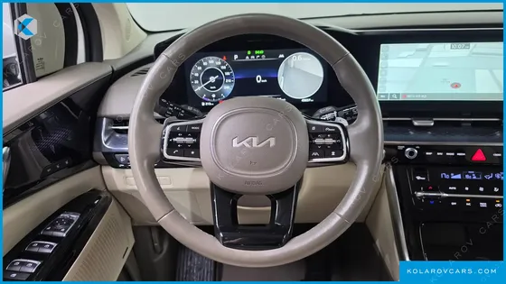 KIA CARNIVAL GASOLINE 7-SEATER HI-LIMOUSINE