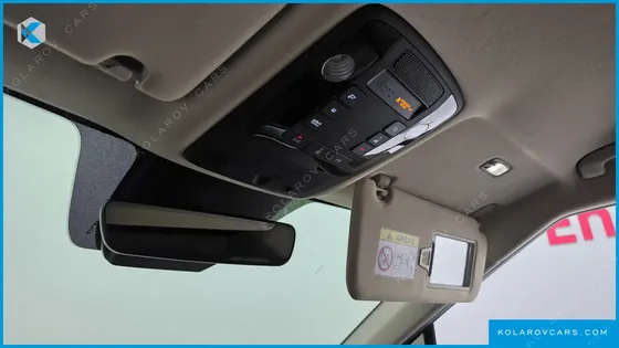 KIA CARNIVAL GASOLINE 7-SEATER HI-LIMOUSINE