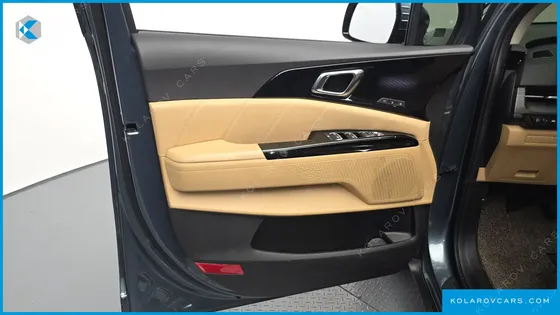 KIA CARNIVAL DIESEL 7-SEATER SIGNATURE