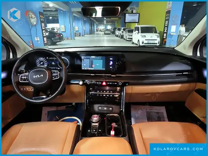 KIA CARNIVAL DIESEL 9-SEATER SIGNATURE