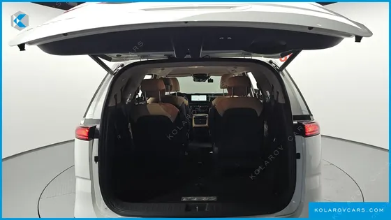 KIA CARNIVAL 9-SEATER NOBLESSE