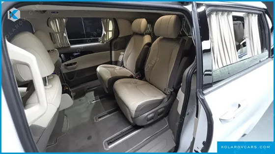 KIA CARNIVAL GASOLINE 7-SEATER HI-LIMOUSINE