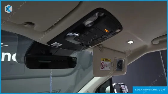 KIA CARNIVAL GASOLINE 7-SEATER HI-LIMOUSINE