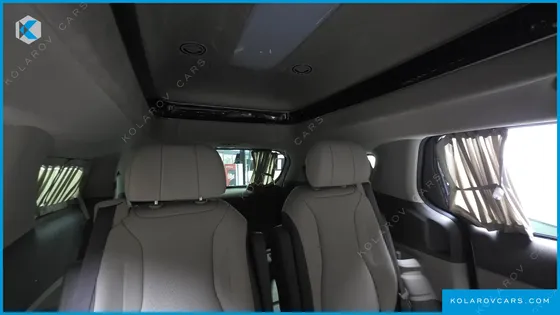 KIA CARNIVAL GASOLINE 7-SEATER HI-LIMOUSINE