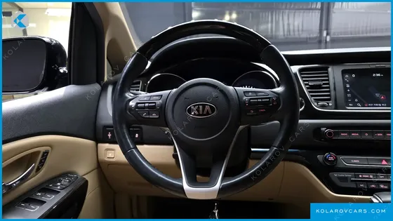 KIA CARNIVAL 9-SEATER NOBLESSE SPECIAL