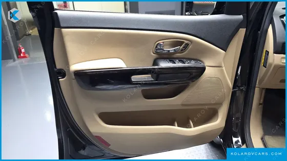 KIA CARNIVAL 9-SEATER NOBLESSE SPECIAL
