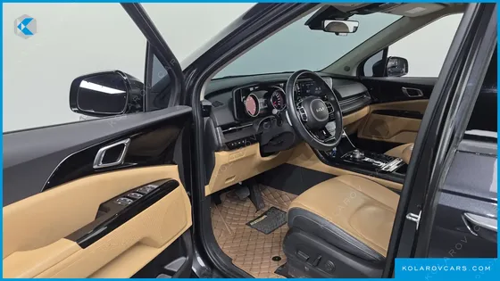 KIA CARNIVAL DIESEL 7-SEATER OUTDOOR