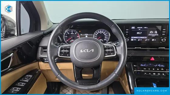 KIA CARNIVAL DIESEL 7-SEATER OUTDOOR