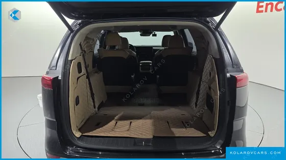 KIA CARNIVAL DIESEL 7-SEATER OUTDOOR