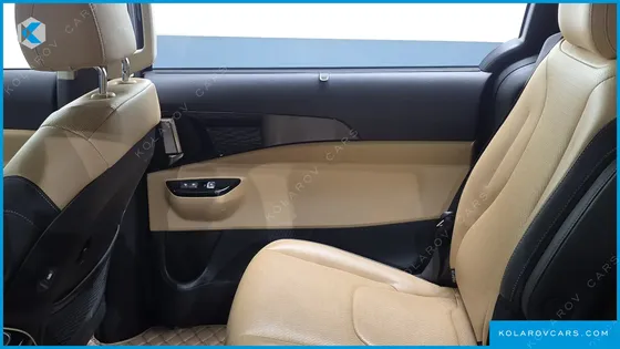 KIA CARNIVAL DIESEL 7-SEATER OUTDOOR