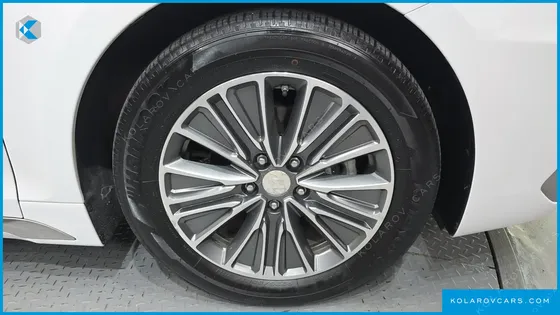 HYUNDAI GRANDEUR EXCLUSIVE