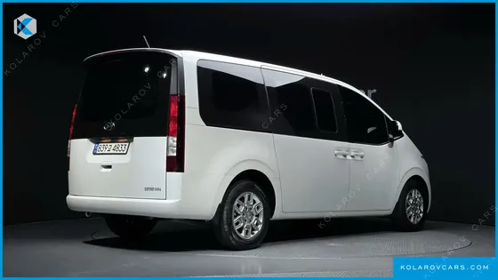 HYUNDAI STARIA CARGO 5-SEATER