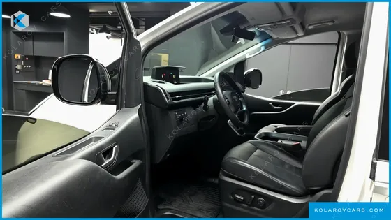 HYUNDAI STARIA CARGO 5-SEATER