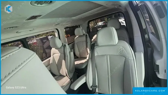 HYUNDAI STARIA LOUNGE 9-SEATER