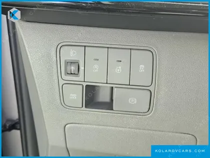 HYUNDAI STARIA LOUNGE 9-SEATER