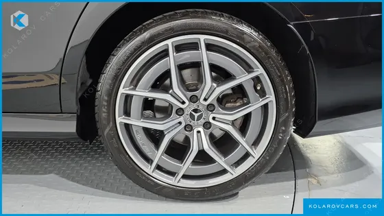 MERCEDES E-CLASS E220D 4MATIC AMG LINE
