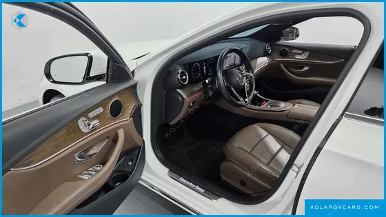 MERCEDES E-CLASS E220D 4MATIC EXCLUSIVE