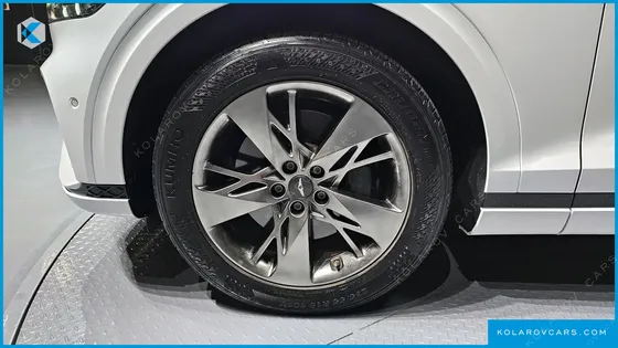GENESIS GV70 2.5T GASOLINE 2WD