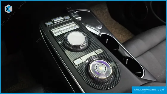 GENESIS GV70 2.5T GASOLINE 2WD