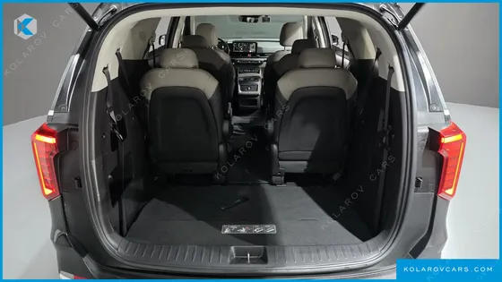 KIA CARNIVAL GASOLINE 9-SEATER PRESTIGE