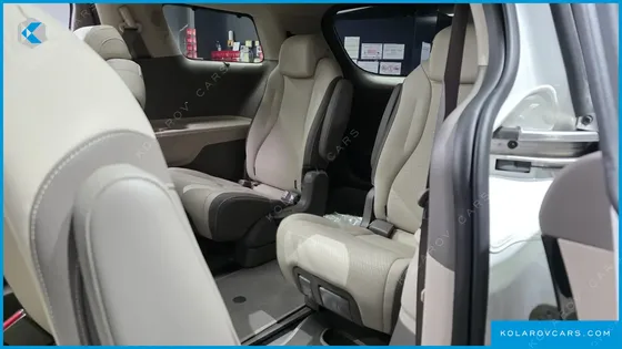 KIA CARNIVAL DIESEL 9-SEATER GRAVITY