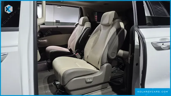 KIA CARNIVAL DIESEL 9-SEATER GRAVITY