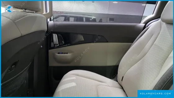 KIA CARNIVAL DIESEL 9-SEATER GRAVITY