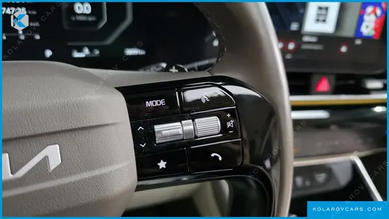 KIA CARNIVAL DIESEL 9-SEATER GRAVITY