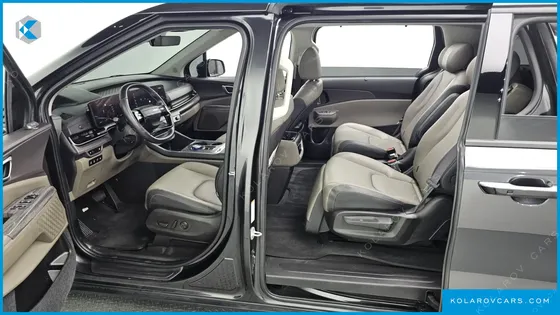 KIA CARNIVAL GASOLINE 7-SEATER NOBLESSE
