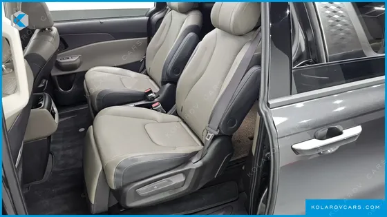 KIA CARNIVAL GASOLINE 7-SEATER NOBLESSE