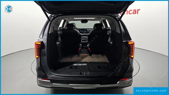 KIA CARNIVAL GASOLINE 7-SEATER NOBLESSE