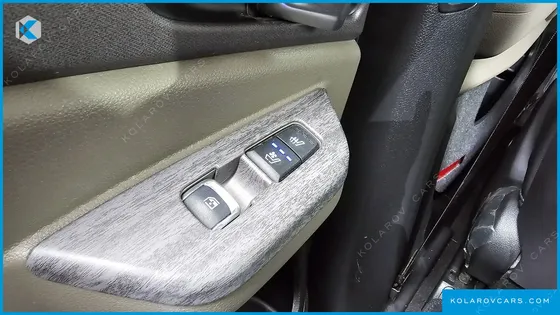 KIA CARNIVAL GASOLINE 7-SEATER NOBLESSE