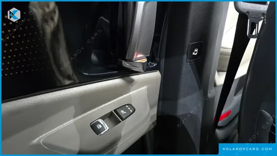 KIA CARNIVAL HEV 9 SEATER X LINE