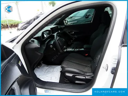 PEUGEOT 2008 EV GT