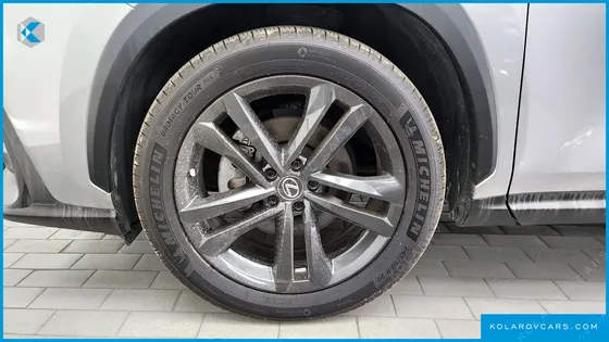 LEXUS NX PREMIUM