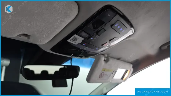 HYUNDAI STARIA 4WD LOUNGE 9-SEATER