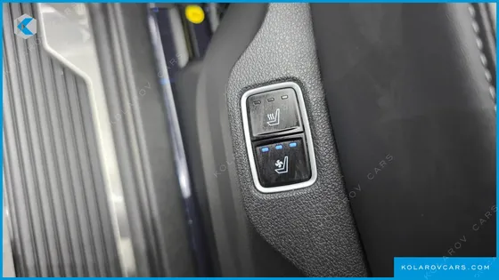 HYUNDAI STARIA 4WD LOUNGE 9-SEATER