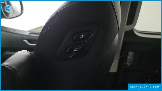 HYUNDAI STARIA 4WD LOUNGE 9-SEATER