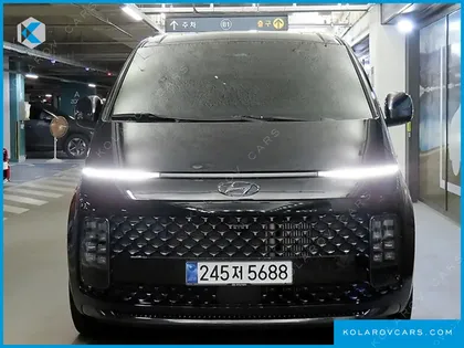 HYUNDAI STARIA 4WD LOUNGE 9-SEATER
