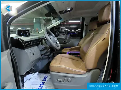 HYUNDAI STARIA 4WD LOUNGE 9-SEATER