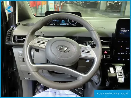 HYUNDAI STARIA 4WD LOUNGE 9-SEATER
