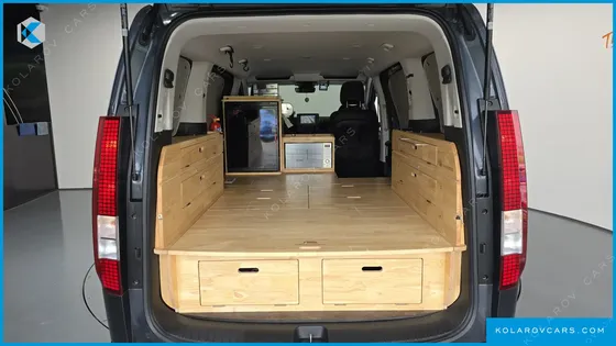 HYUNDAI STARIA 2WD CAMPING CAR