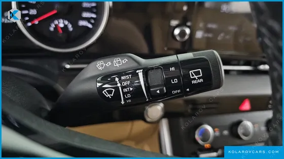 KIA CARNIVAL DIESEL 9-SEATER PRESTIGE