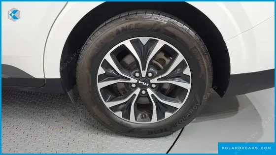 KIA CARNIVAL DIESEL 9-SEATER PRESTIGE