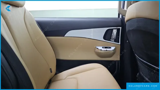 KIA CARNIVAL DIESEL 9-SEATER PRESTIGE