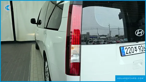 HYUNDAI STARIA TOURER 9-SEATER