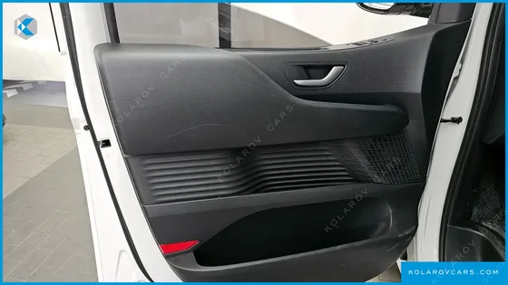 HYUNDAI STARIA TOURER 9-SEATER