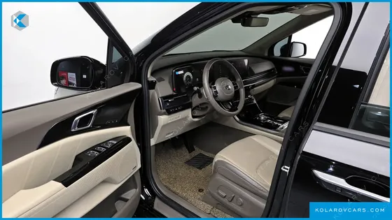 KIA CARNIVAL GASOLINE 7-SEATER HI-LIMOUSINE